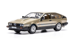 Product 1:43 | IXO-Models CLC628.22 | Alfa Romeo GTV6 Gold Metallic 1982