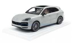 Product 1:18 | Solido S1811803 | Porsche Cayenne Turbo S Chalk Grey 2024