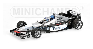 Modelauto 1:18 | Minichamps 530981878 | McLaren MP4/98T Mercedes 1988 - M.Hakkinen - E.Hakkinen