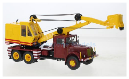 Vrachtwagen 1:43 | IXO-Models TRU042.22 | Tatra 11 D030 A Dragline Excavator Red and Yellow 1958