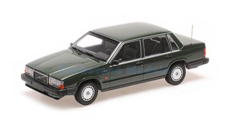 Modelauto 1:18 | Minichamps 155171702 | Volvo 740 GL Dark Green 1986