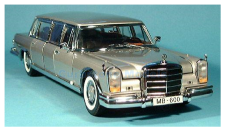 Modelauto 1:18 | Sunstar 2201 | Mercedes Benz 600 Pullman Silver 1966