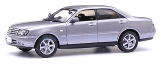Modelauto 1:43 | J-Collection JC015 | Nissan Gloria Zilver 2001