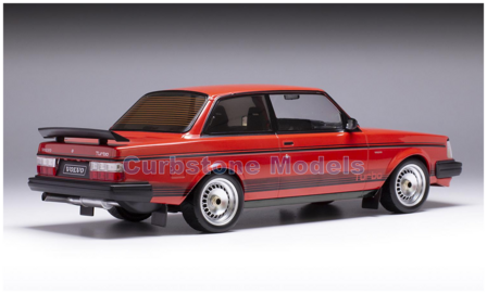 Modelauto 1:18 | IXO-Models 18CMC177.22 | Volvo 240 Turbo Custom Rood 1987