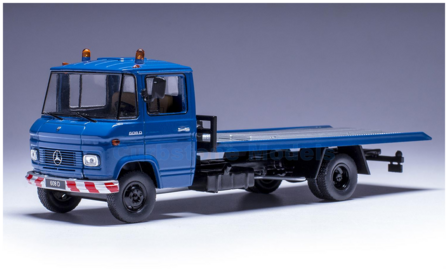 Modelauto 1:43 | IXO-Models CLC571N.22 | Mercedes Benz L 608 D Flatbed Car Transporter Blue 1980