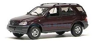 Modelauto 1:43 | Vitesse Sunstar VSS98007 | Mercedes Benz 320 ML Metallic Red 1998