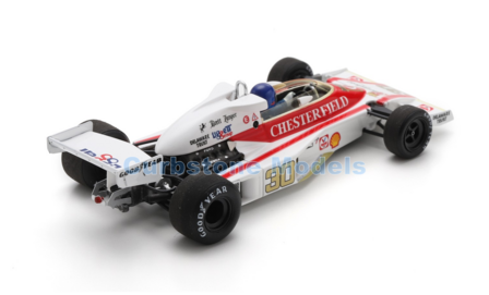 Modelauto 1:43 | Spark S5746 | McLaren M23 | Chesterfield Racing 1977 #30 - B.Lunger