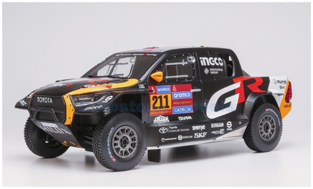 Modelauto 1:18 | IXO-Models 18RMC237.22 | Toyota Gazoo Racing GR DKR Hilux EVO 2025 #211 - H.Lategan - B.Cummings 