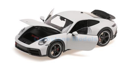 Modelauto 1:18 | Minichamps 110062074 | Porsche 911 dakar Grey metallic 2022