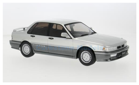 Product 1:18 | IXO-Models 18CMC191.22 | Mitsubishi Galant VR-4 Zilver Metallic 1990