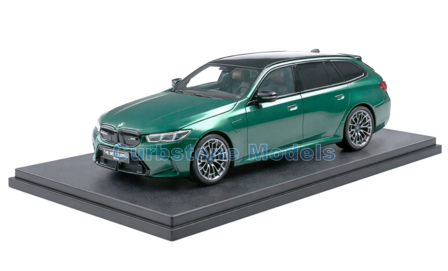 Product 1:43 | Solido S4317503 | BMW M5 Touring (G99) Isle of Man Green 2024