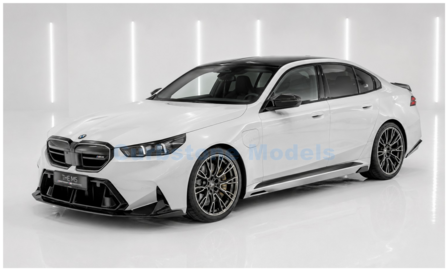 Product 1:18 | Minichamps 110023850 | BMW M5 Performance Parts White 2024