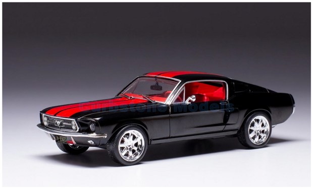 Modelauto 1:43 IXO-Models CLC478N.22 | Ford Mustang Fastback and Red 1967