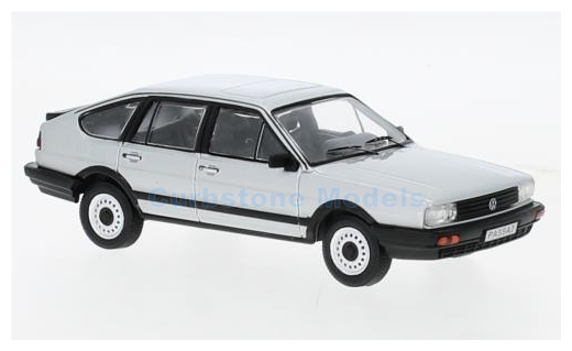 Modelauto 1:43 | IXO-Models CLC425N | Volkswagen Passat B2 Silver 1985