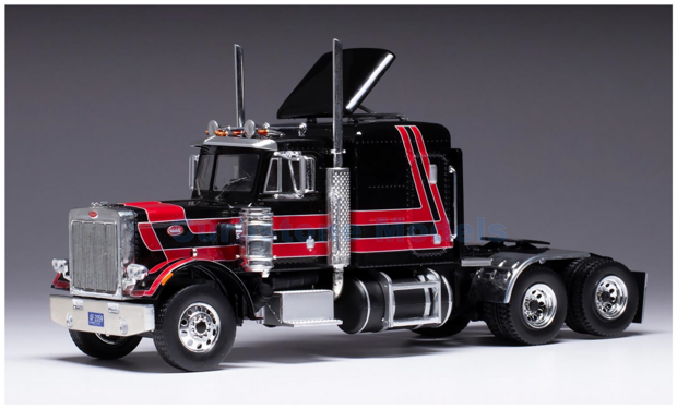 Vrachtwagen 1:43 | IXO-Models TR158.22 | Peterbilt 359 | Black and Red 1973
