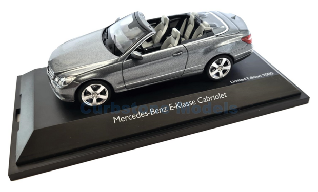Modelauto 1:43 | Schuco 7367 | Mercedes Benz E Cabrio Zilver