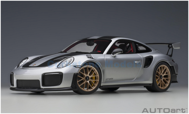 Modelauto 1:18 | Autoart 78174 | Porsche 911 GT2 RS Silver Grey 2017