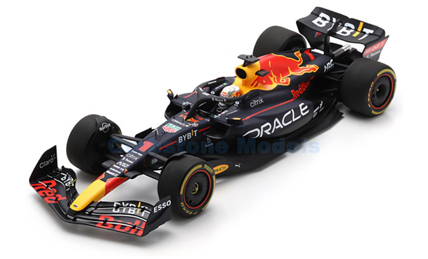 Modelauto 1:18 | Spark 18S772 | Oracle Red Bull Racing RB18 RBPT 2022 #1 - M.Verstappen