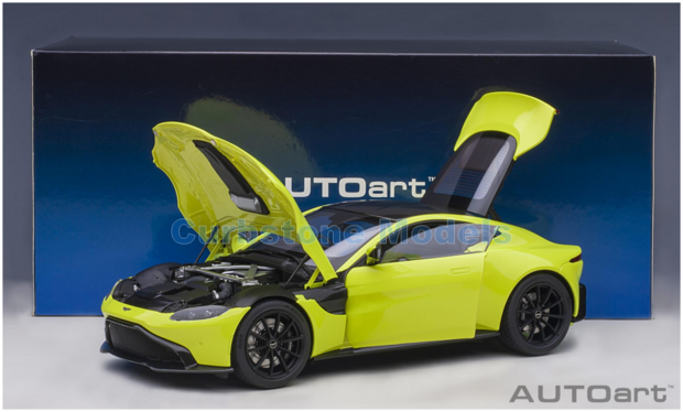 Modelauto 1:18 | Autoart 70279 | Aston Martin Vantage Lime Essence 2019