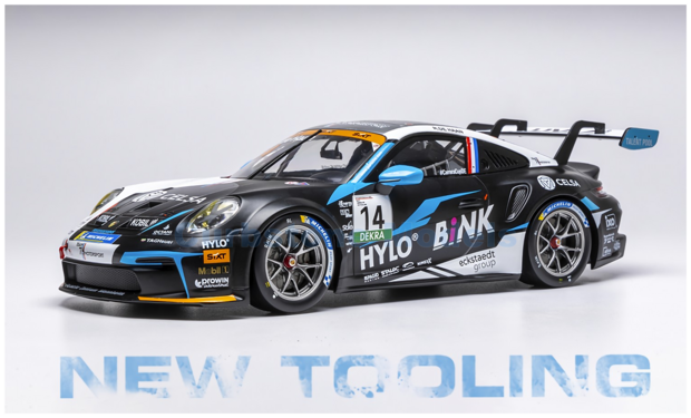 Modelauto 1:18 | IXO-Models 18RMC219.22 | Porsche 911 GT3 Cup | Proton Huber Competition 2024 #14 - R.de Haan