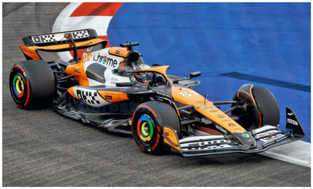 Modelauto 1:18 | Minichamps 537243681 | McLaren MCL38 | MCLAREN FORMULA 1 TEAM 2024 #81 - O.Piastri