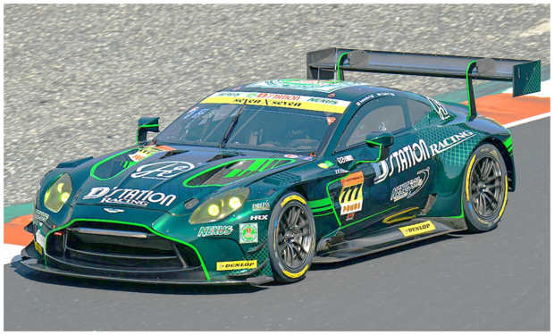 Modelauto 1:64 | Spark 64SGT25777 | Aston Martin Vantage GT3 | D'station Racing 2025 #777 - C.Fagg - T.Fujii