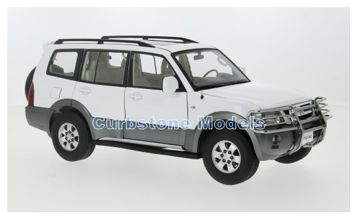 product1:18 | Sunstar 5833 | Mitsubishi Pajero V73 SUV White 1999
