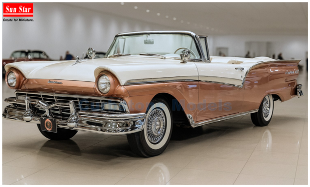 product1:18 | Sunstar 1352 | Ford Fairlane 500 Skyliner White and Green 1957