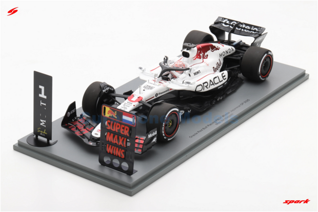 Product 1:18 | Spark 18S1004 | Oracle Red Bull Racing RB21 2025 #1 - M.Verstappen